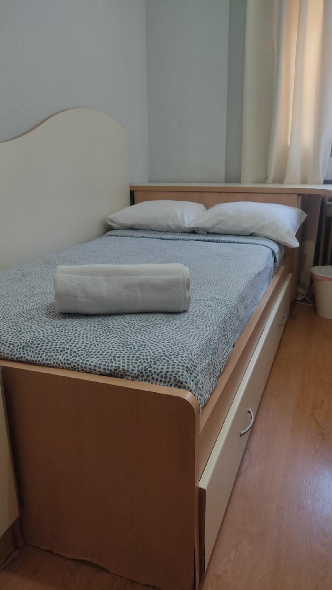 Habitacion Individual Con Bano Y Cocina Compartida Luxury tent Madrid